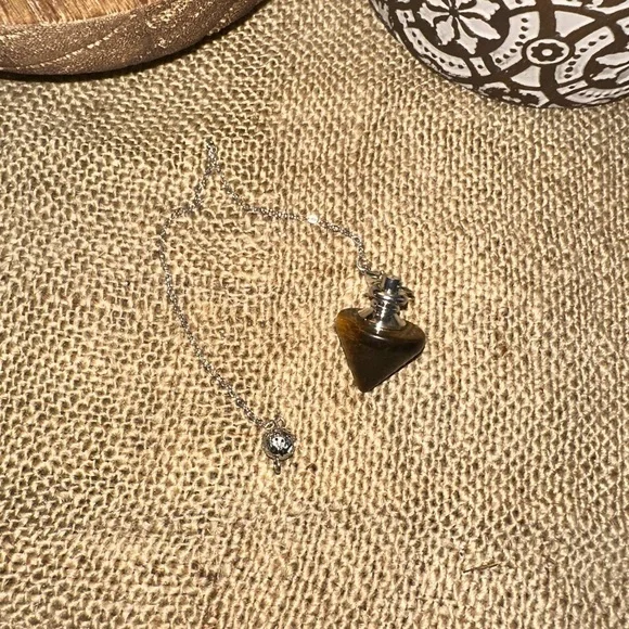Tigers Eye Pendulum - Picture 2 of 3